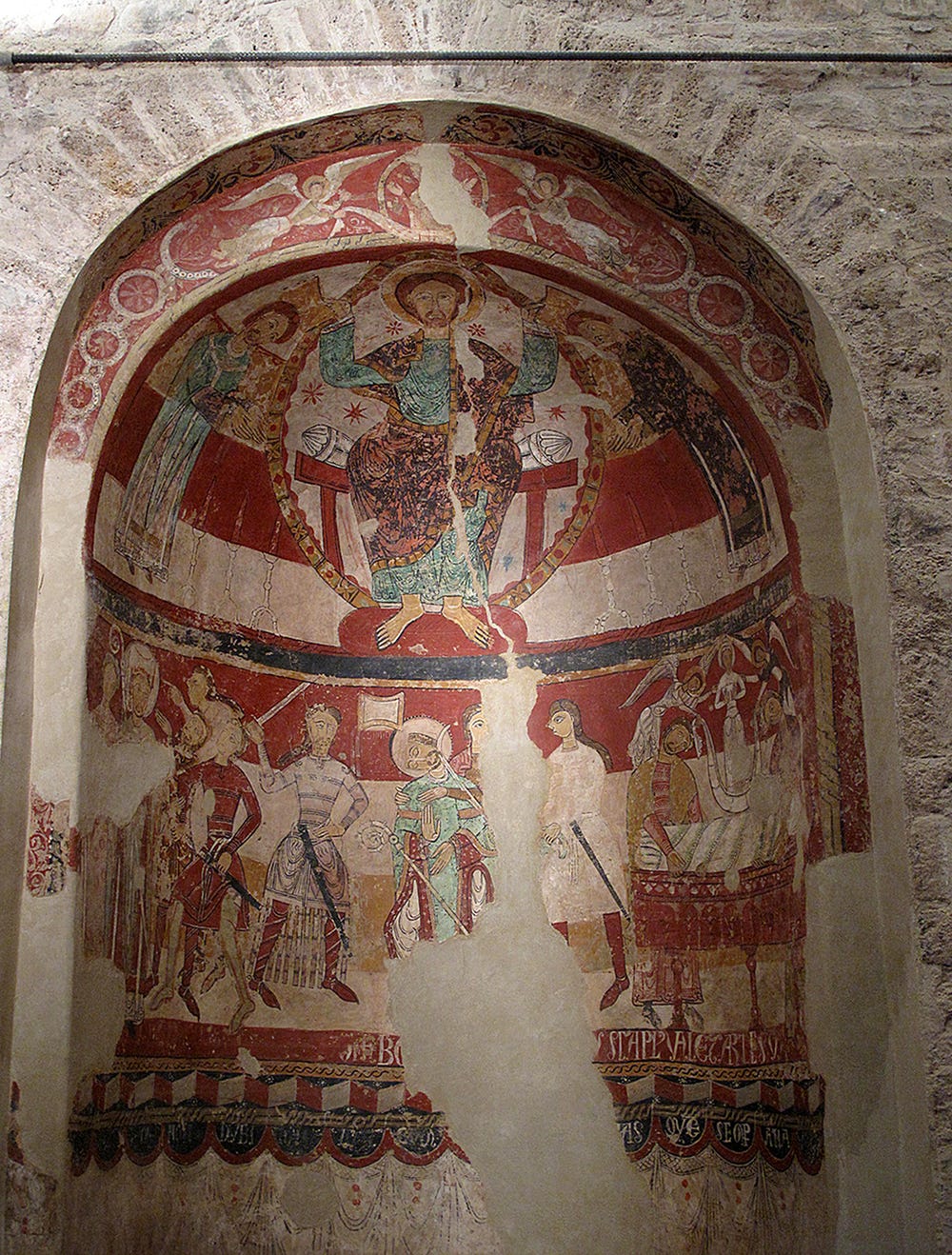 Concave wall painted with scenes of St Thomas Becket's consecration, death, and burial