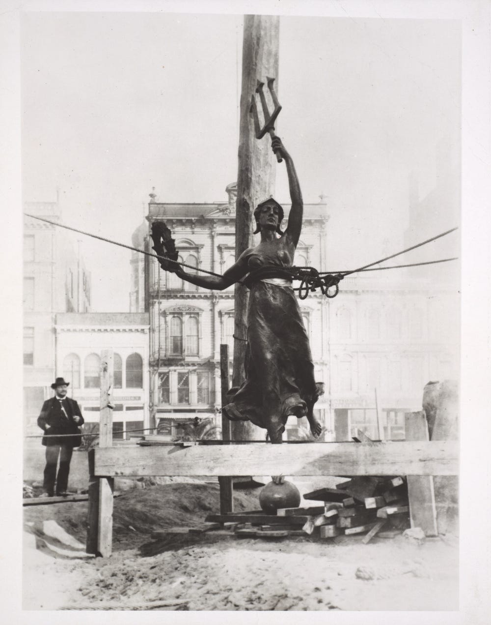 Robert Aitken statue being installed