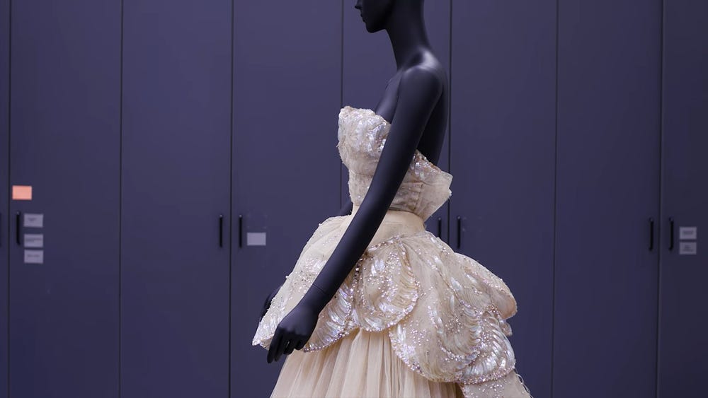 "Venus" by Christian Dior: The Journey of a Dress